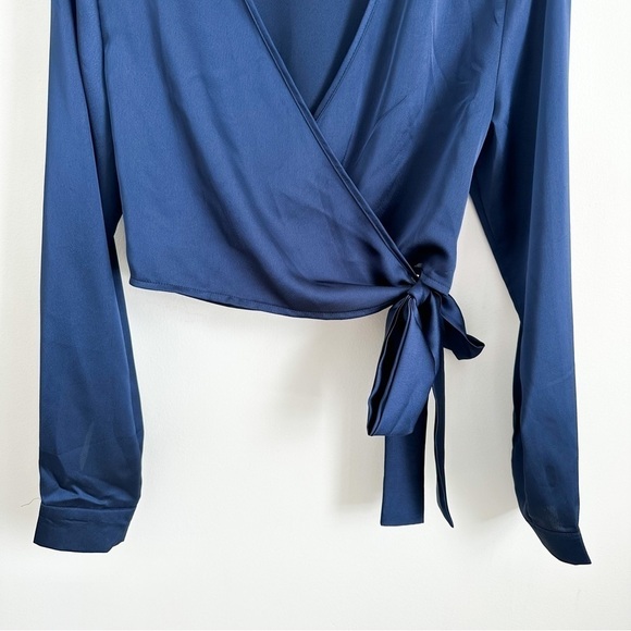 NWOT Missguided Dark Midnight Blue Satin Cropped Wrap Blouse Top - Picture 5 of 9